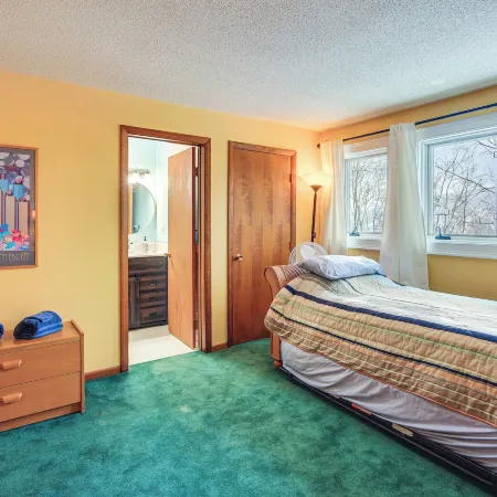 Primely Located Dover Escape < 1 Mi to Mt Snow!