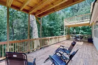 Cozy Restful Treehouse Feel Home w/ gas Grill & AC - 3-Star