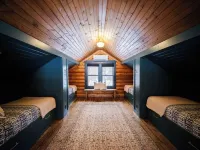 Driftless Escape – Secluded Luxury Lodge on Stream with Hot Tub