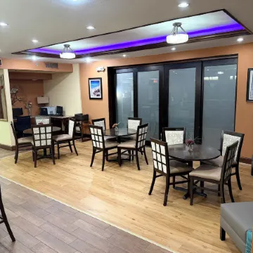 Home Town Inn & Suites