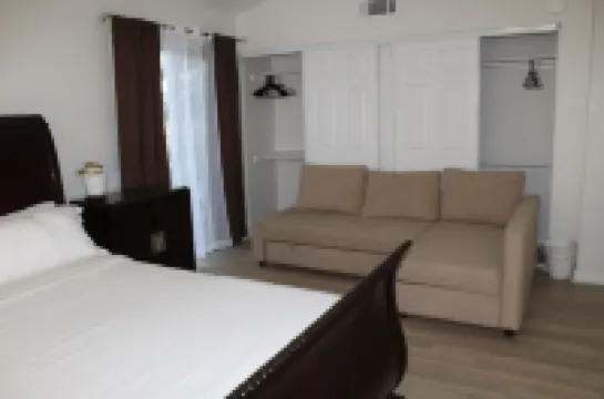 Spacious Home w/ Backyard Basketball + Laundry