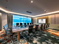 DoubleTree by Hilton Jeddah Al Andalus Mall Hotels near Salam Mall