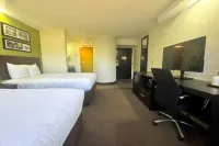 Travelodge by Wyndham Flowood - Pools