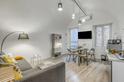 Casa di Lilo Sanremo Historic Center Flat Sleeps 4 A/C - 3-نجوم