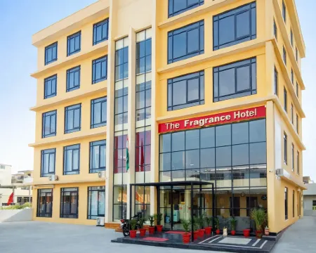 โฮเทล เดอะ ฟราแกรนซ์ โรงแรมในกัตรัช