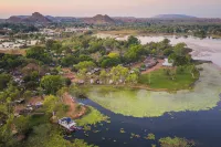 Kimberleyland Waterfront Holiday Park - parking