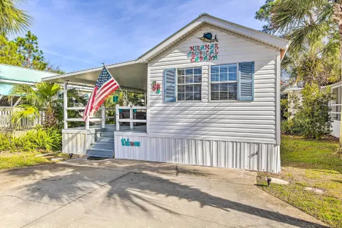 2.5 Blocks to Beach! ‘Miramar Tropical Cabana' - spa