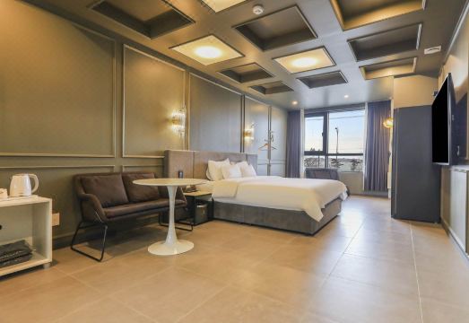 군산 STAY IN 1025 무인호텔
