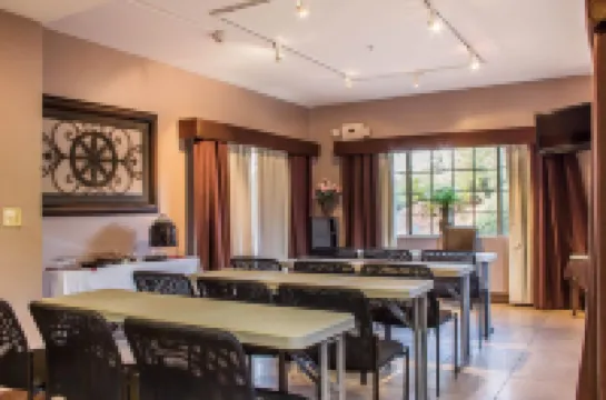 Arroyo Pinion Hotel, Ascend Hotel Collection