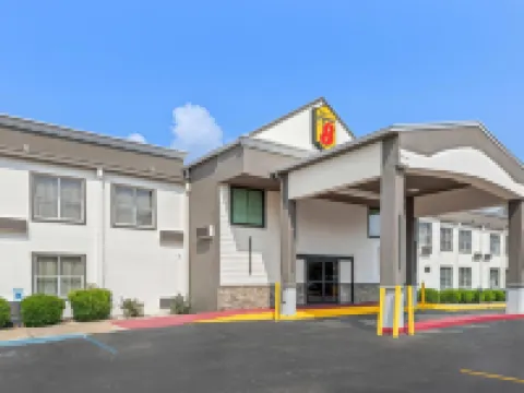 Super 8 by Wyndham Athens Hotels in Athens