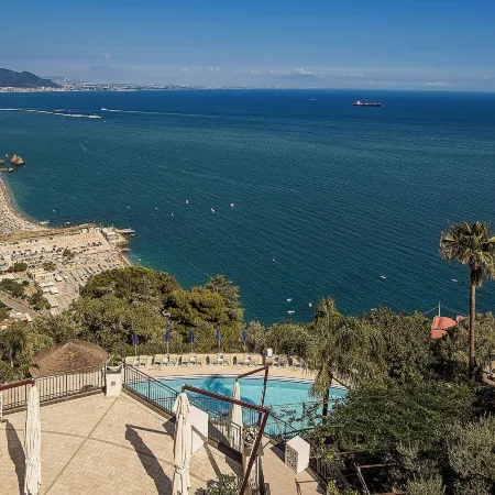 Hotel Raito Vietri Sul Mare Отели рядом с достопримечательностью «Пляж Атрани»