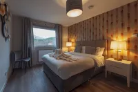 Hot tub lodge with stunning view - 民宿