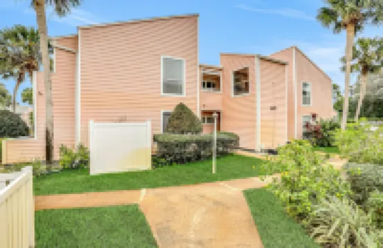 Oceanfront Condo With Pool, Grill, Central AC, Washer/dryer, & Snowbird Friendly