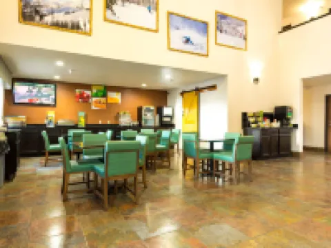 Quality Inn & Suites Hotels in South Fork