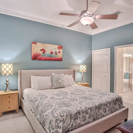 Elegant Waterfront Condo With Central AC, Balcony, and Shared Pools & hot Tubs
