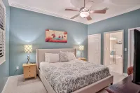 Elegant Waterfront Condo With Central AC, Balcony, and Shared Pools & hot Tubs