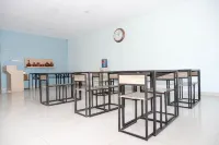 Hotel Sonic Airport Semarang - Parkering