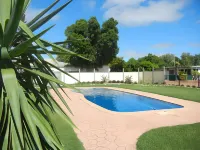 Longreach Tourist Park - piscina