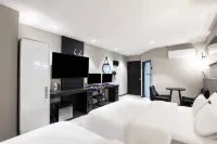 Stay 25 Hotels near Samsung Electronics