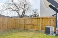 Sleek & Spacious! Prime Houston Home Near NRG