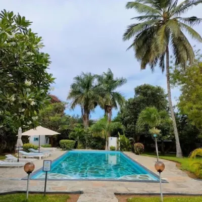 White Nyumba Hotels near New life Church Mavueni satelite