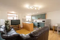 Apartment 2 Bedroom, Ballyhackamore - Hot Tub