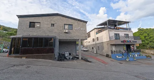 Gwangju Kkotdamville Pension
