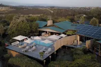 Elephant Hide of Knysna Guest Lodge - Pools