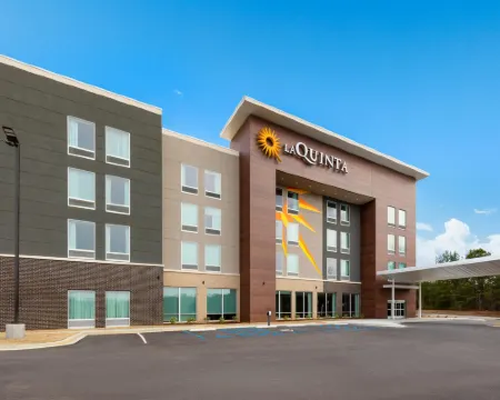 La Quinta Inn & Suites by Wyndham Athens I-65 Hotels in Limestone County