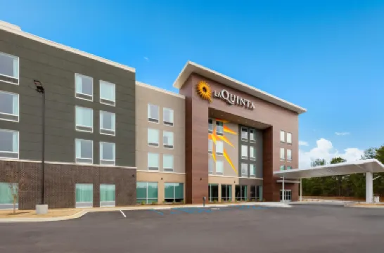 La Quinta Inn & Suites by Wyndham Athens I-65 Hotels in 