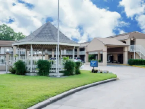 Rodeway Inn Hotels in Warren County