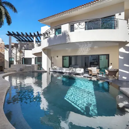 Marbella Lane - PrimeVilla n Modern Home