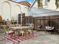 Coast PalmTree Yard 2BR Block from Beach Hotels in Pacifica
