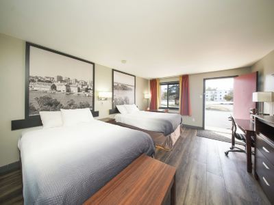 Super 8 by Wyndham Kingston