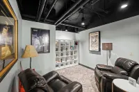 The 333 Suites For 24 Guests