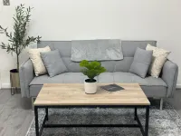 Modern 3‑Bedroom Home in Bury — Premium Mattresses • Blackout Blinds • Ensuite M - 3성급