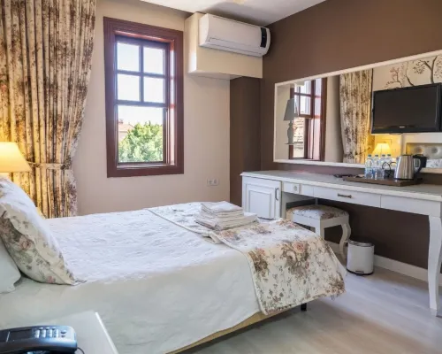 Kaleiçi Ozkavak Hotel Hoteles cerca de Torre del Reloj