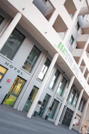 Esatitude Hotel