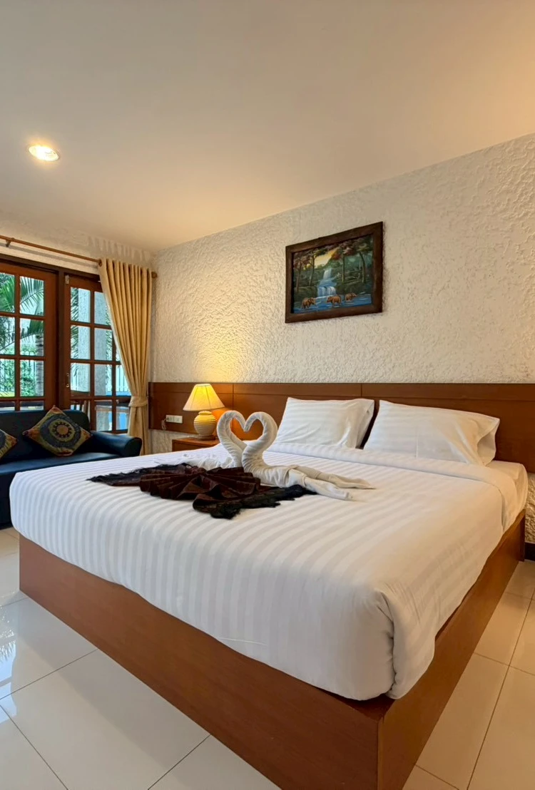 รูปภาพของCozy Suite on second floor with Pool View