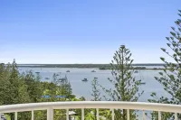 Bright 2 Bed Apartment With Ocean Views - 3-stjärniga
