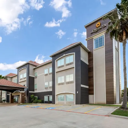 La Quinta Inn & Suites by Wyndham Alvin
