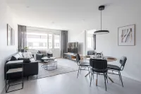 Top Floor Luxury - 2BR Scandi Home