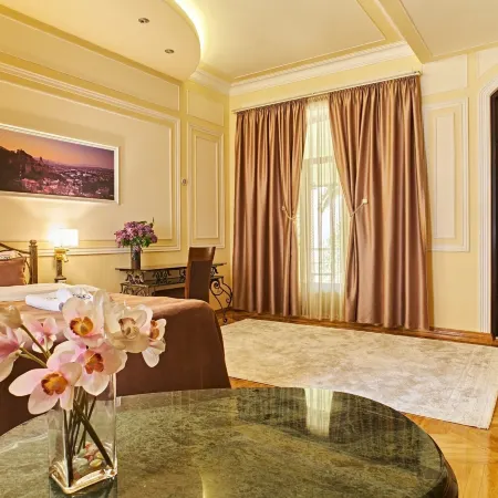S&L Boutique Hotel