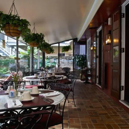 Le Richelieu in the French Quarter Отели рядом с достопримечательностью «Френчмен-стрит»