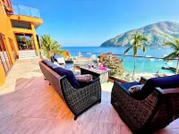 Penthouse in Yelapa, Brand New and Luxurious Casa, Sleeps 8 very comfortably