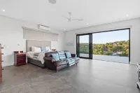 Coral House - Staynest Guesthouse - 3-Star