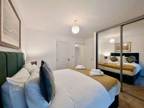 Modern 2-bed Ground-floor Flat With Private Terrace