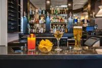 Radisson Hotel Montreal Airport - bar