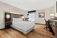 Radisson Hotel St Louis Downtown Convention Center グレイハウンド・バスターミナル周辺のホテル