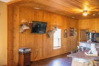 Tall Tine Lodge - Homestay